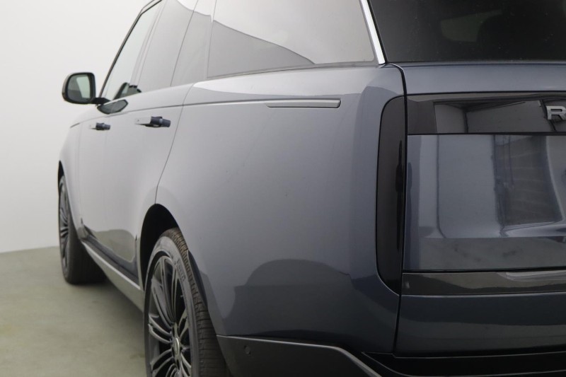  LAND ROVER RANGE ROVER 3.0 D300 SE 4dr Auto 5259843