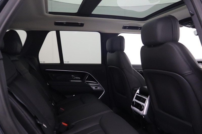  LAND ROVER RANGE ROVER 3.0 D300 SE 4dr Auto 5259856