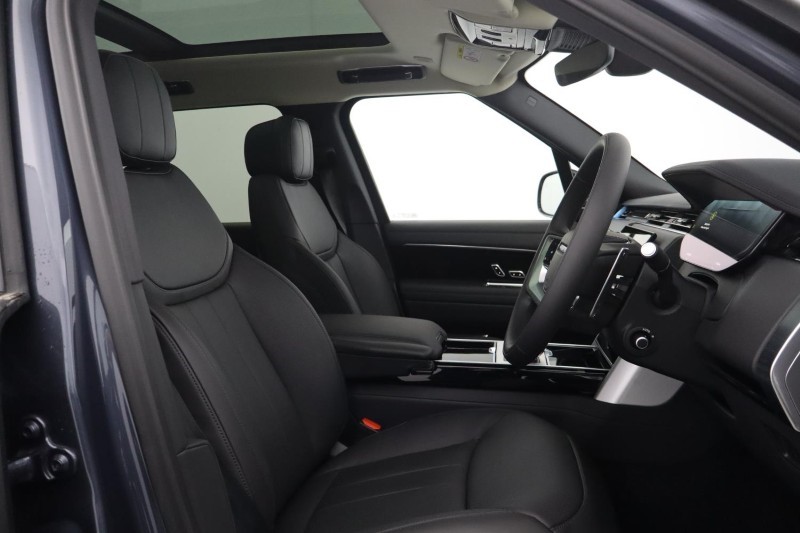  LAND ROVER RANGE ROVER 3.0 D300 SE 4dr Auto 5259873