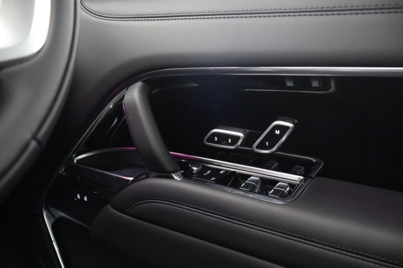  LAND ROVER RANGE ROVER 3.0 D300 SE 4dr Auto 5259897