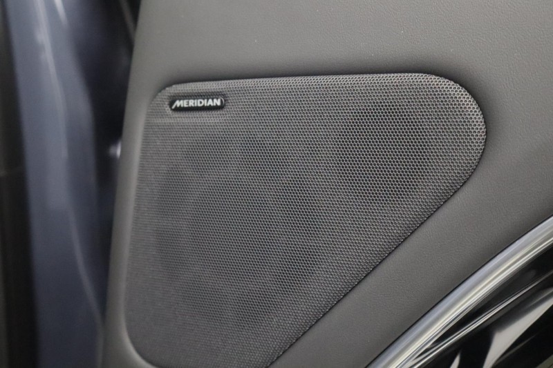  LAND ROVER RANGE ROVER 3.0 D300 SE 4dr Auto 5259855