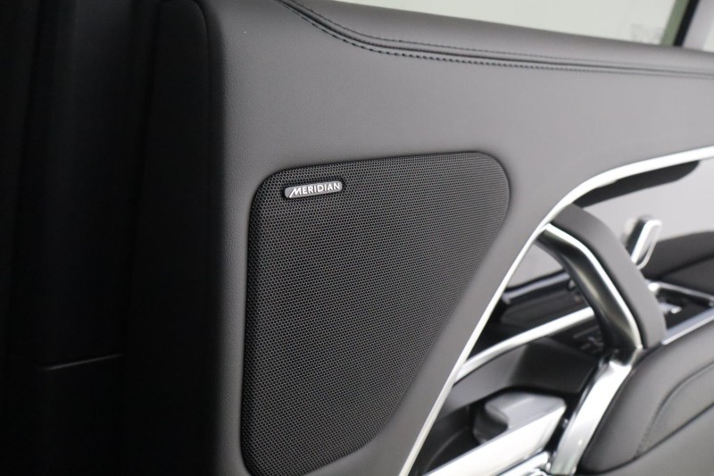  LAND ROVER RANGE ROVER 3.0 D300 SE 4dr Auto 5259901