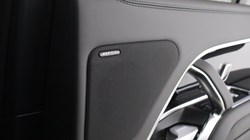 LAND ROVER RANGE ROVER 3.0 D300 SE 4dr Auto 5259901