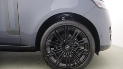 LAND ROVER RANGE ROVER 3.0 D300 SE 4dr Auto 5259863