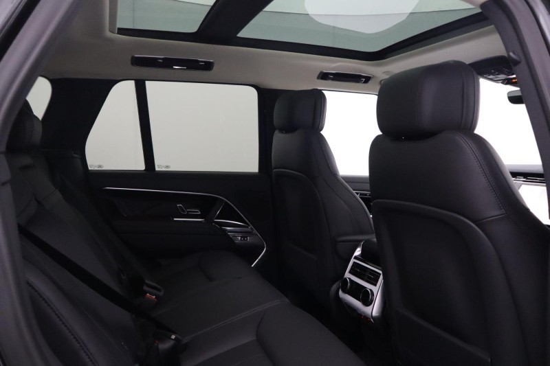 LAND ROVER RANGE ROVER 3.0 D300 SE 4dr Auto 5724736