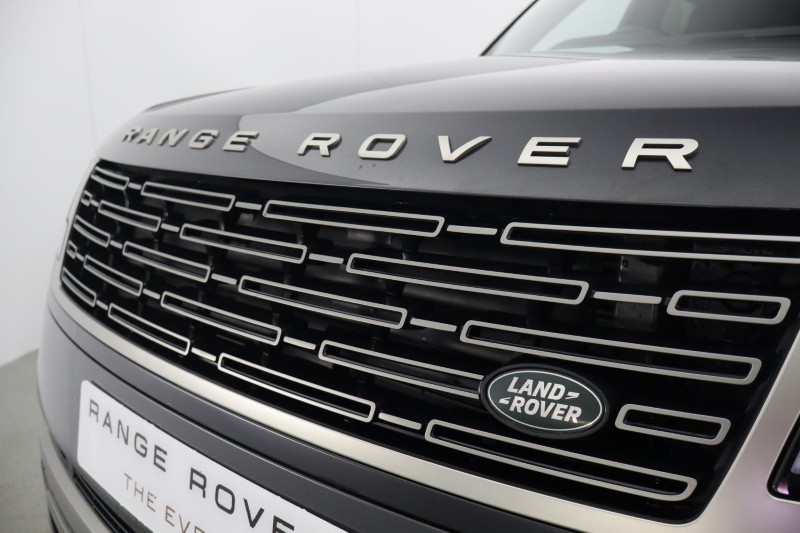  LAND ROVER RANGE ROVER 3.0 D300 SE 4dr Auto 5724763