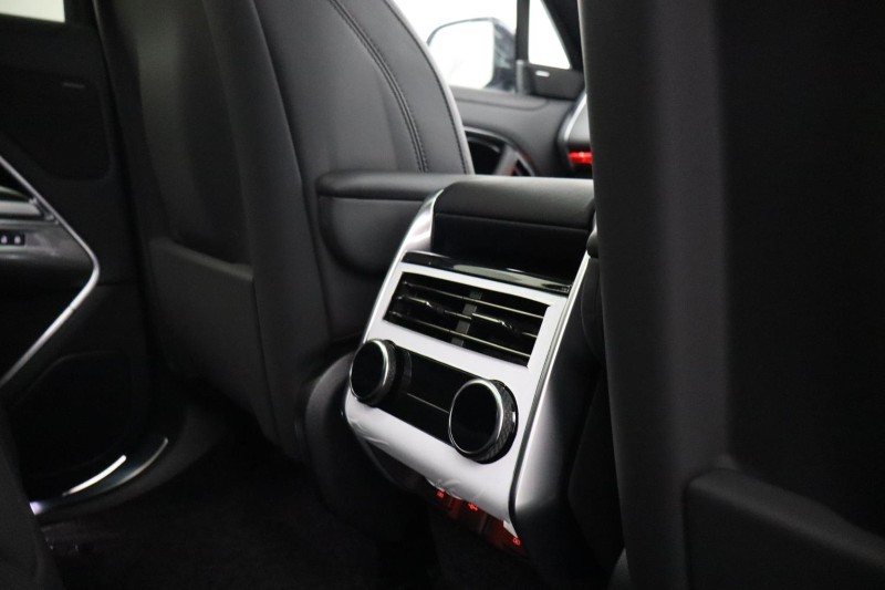  LAND ROVER RANGE ROVER 3.0 D300 SE 4dr Auto 5724737
