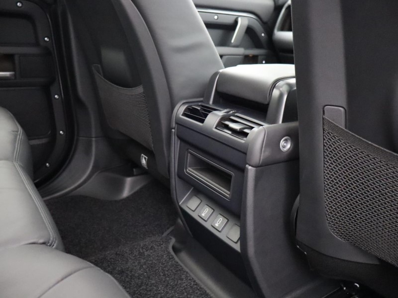  LAND ROVER DEFENDER 3.0 D350 X-Dynamic HSE 110 5dr Auto 5092903