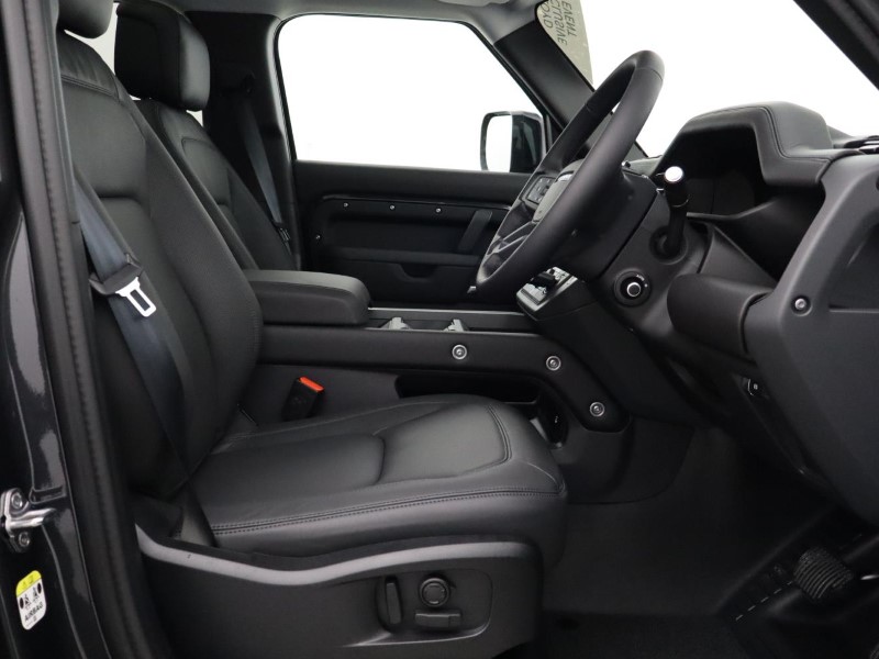  LAND ROVER DEFENDER 3.0 D350 X-Dynamic HSE 110 5dr Auto 5092906