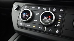 LAND ROVER DEFENDER 3.0 D350 X-Dynamic HSE 110 5dr Auto 5092946