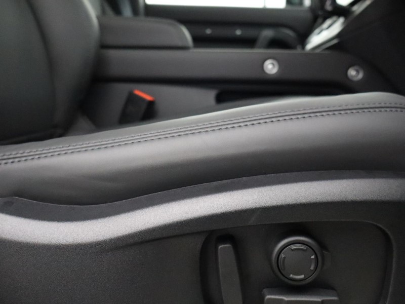  LAND ROVER DEFENDER 3.0 D350 X-Dynamic HSE 110 5dr Auto 5092908