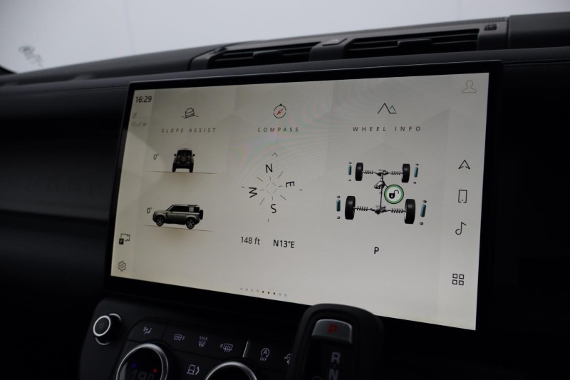  LAND ROVER DEFENDER 3.0 D250 X-Dynamic SE 110 5dr Auto 5319414