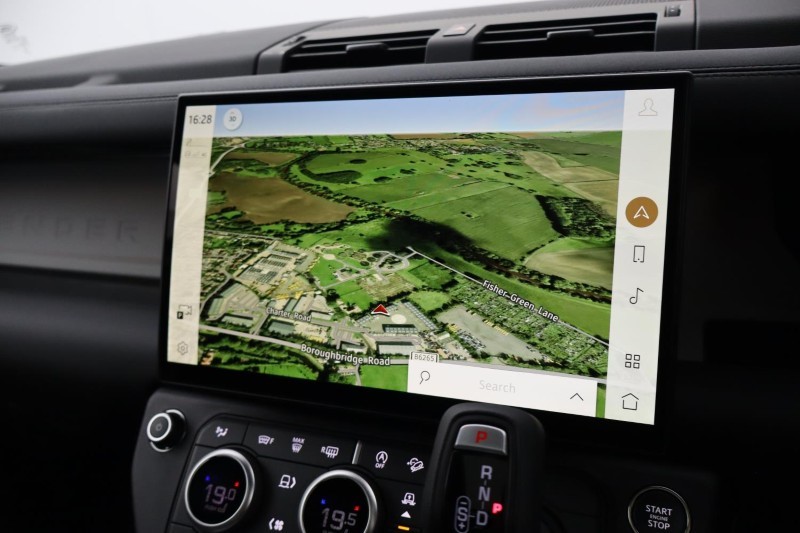  LAND ROVER DEFENDER 3.0 D250 X-Dynamic SE 110 5dr Auto 5319399