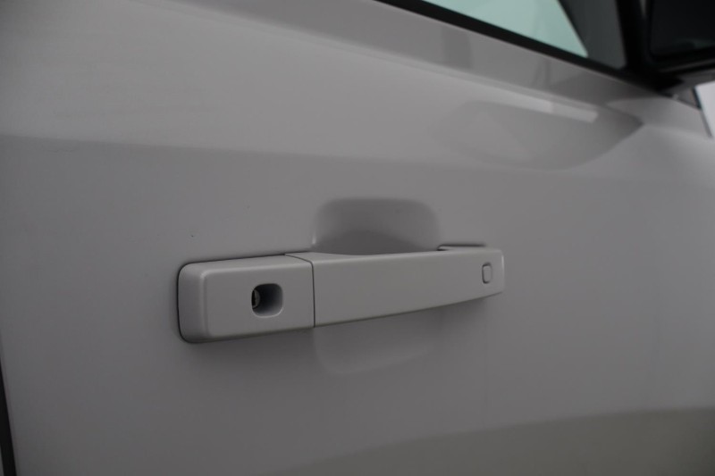  LAND ROVER DEFENDER 3.0 D250 X-Dynamic SE 110 5dr Auto 5319389