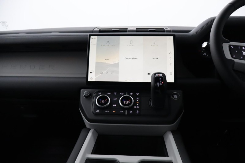  LAND ROVER DEFENDER 3.0 D250 X-Dynamic SE 110 5dr Auto 5319382