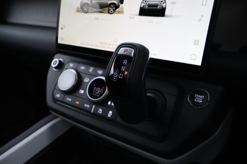  LAND ROVER DEFENDER 3.0 D250 X-Dynamic SE 110 5dr Auto 5319410