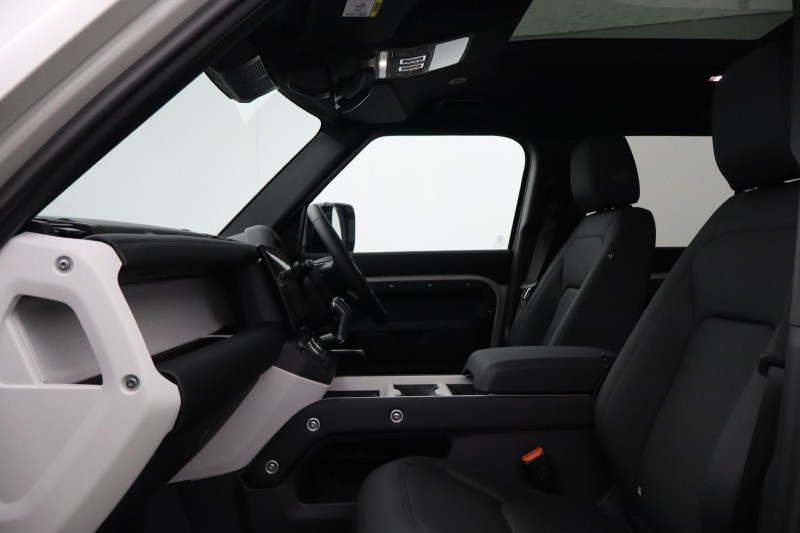  LAND ROVER DEFENDER 3.0 D250 X-Dynamic SE 110 5dr Auto 5319372