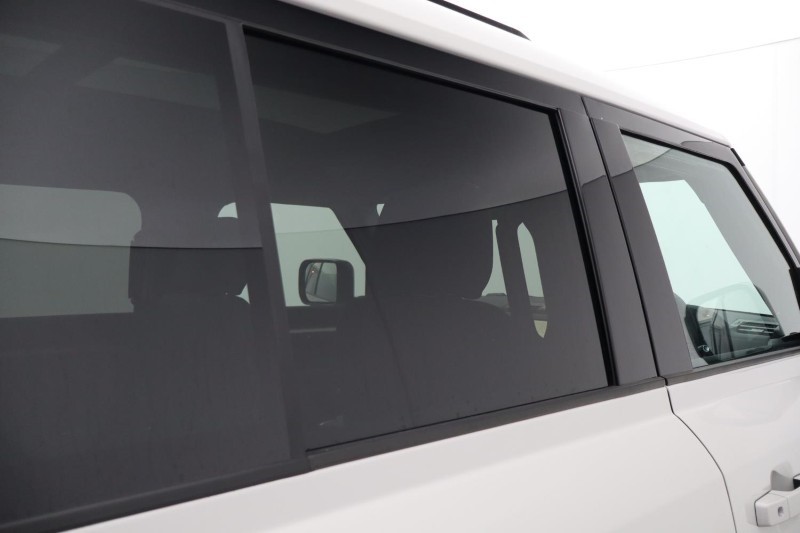  LAND ROVER DEFENDER 3.0 D250 X-Dynamic SE 110 5dr Auto 5319390