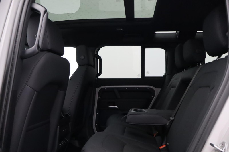  LAND ROVER DEFENDER 3.0 D250 X-Dynamic SE 110 5dr Auto 5319375