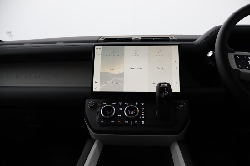  LAND ROVER DEFENDER 3.0 D250 X-Dynamic SE 110 5dr Auto 5319383