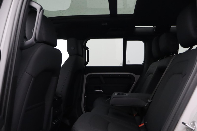  LAND ROVER DEFENDER 3.0 D250 X-Dynamic SE 110 5dr Auto 5319374