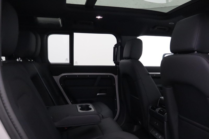  LAND ROVER DEFENDER 3.0 D250 X-Dynamic SE 110 5dr Auto 5319388