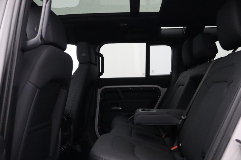  LAND ROVER DEFENDER 3.0 D250 X-Dynamic SE 110 5dr Auto 5319376