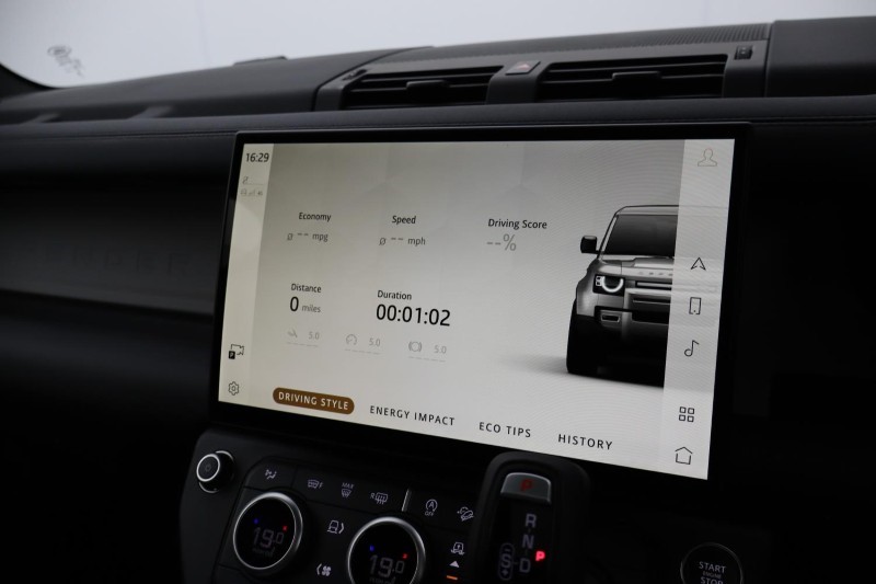  LAND ROVER DEFENDER 3.0 D250 X-Dynamic SE 110 5dr Auto 5319406