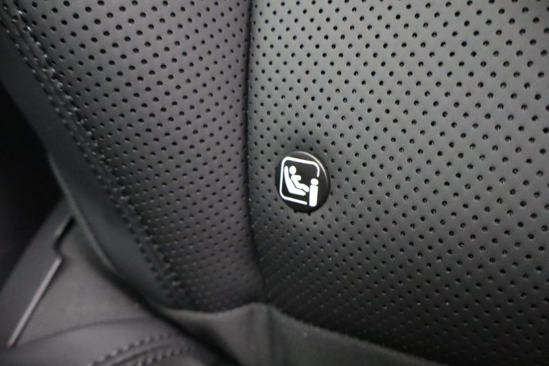  LAND ROVER DEFENDER 3.0 D250 X-Dynamic SE 110 5dr Auto 5319370