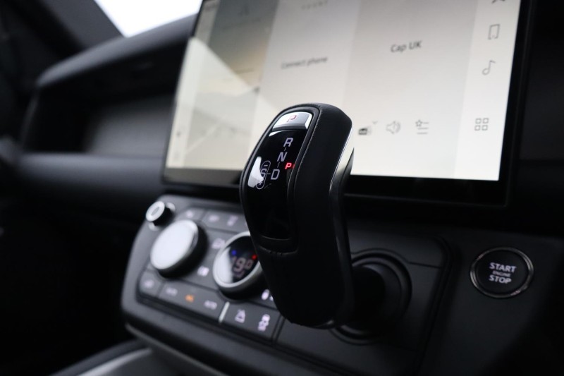  LAND ROVER DEFENDER 3.0 D250 X-Dynamic SE 110 5dr Auto 5319412