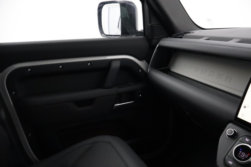  LAND ROVER DEFENDER 3.0 D250 X-Dynamic SE 110 5dr Auto 5319417