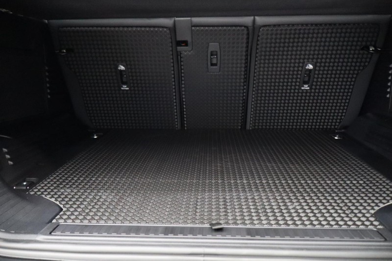  LAND ROVER DEFENDER 3.0 D250 X-Dynamic SE 110 5dr Auto 5319367