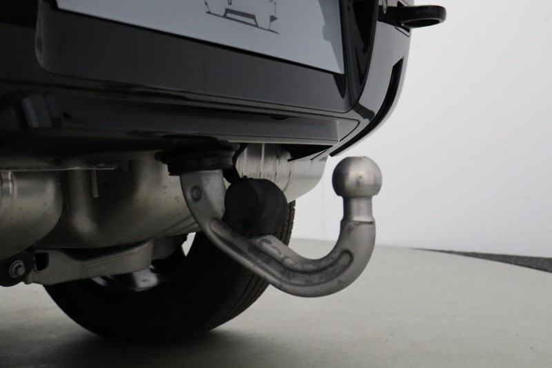  LAND ROVER DEFENDER 3.0 D250 X-Dynamic SE 110 5dr Auto 5319365