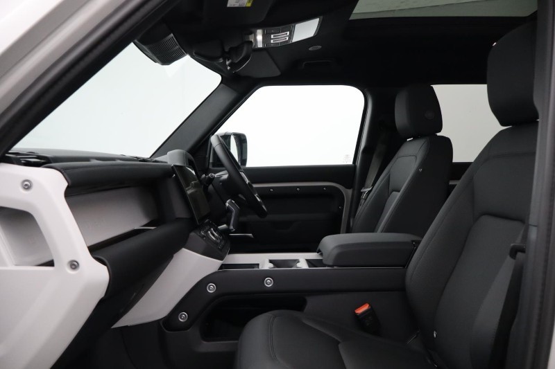  LAND ROVER DEFENDER 3.0 D250 X-Dynamic SE 110 5dr Auto 5319371