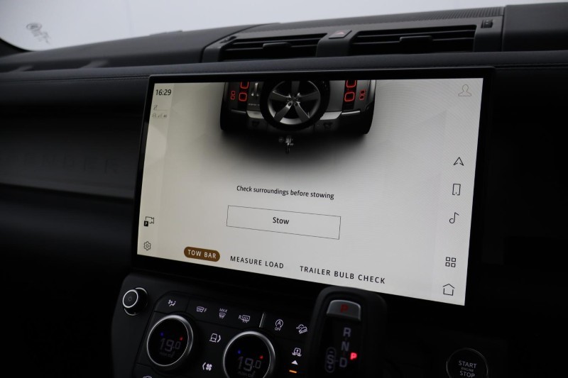  LAND ROVER DEFENDER 3.0 D250 X-Dynamic SE 110 5dr Auto 5319404