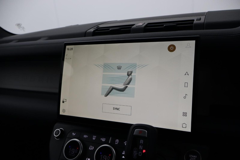  LAND ROVER DEFENDER 3.0 D250 X-Dynamic SE 110 5dr Auto 5319403