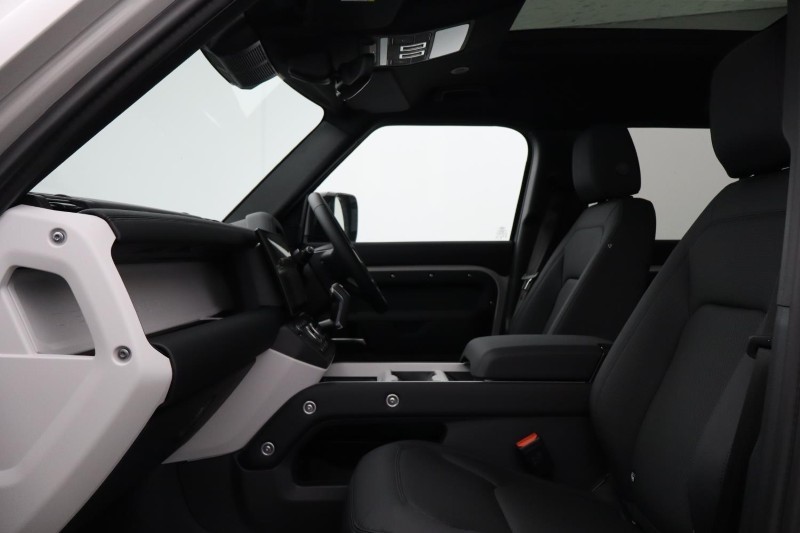  LAND ROVER DEFENDER 3.0 D250 X-Dynamic SE 110 5dr Auto 5319373