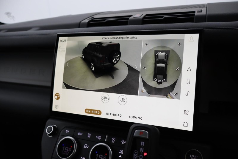  LAND ROVER DEFENDER 3.0 D250 X-Dynamic SE 110 5dr Auto 5319400