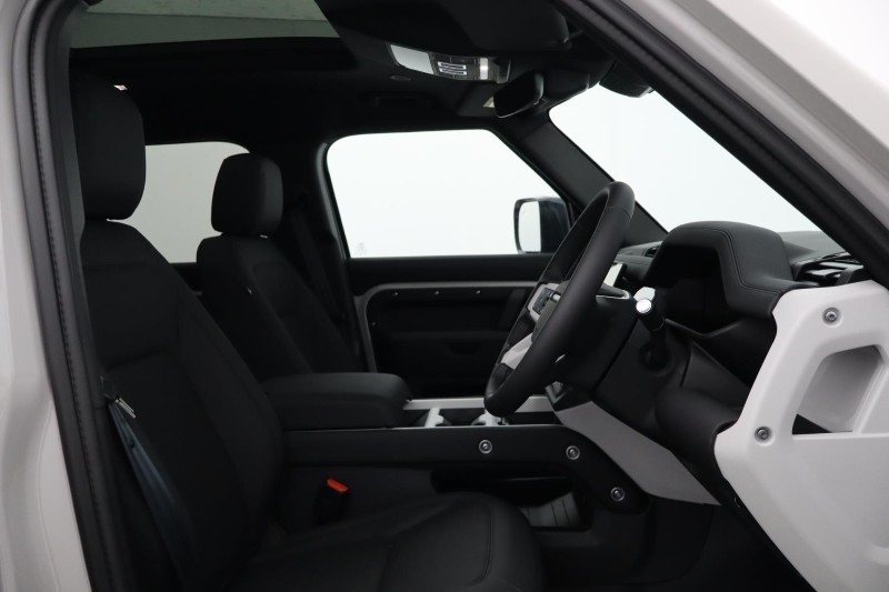  LAND ROVER DEFENDER 3.0 D250 X-Dynamic SE 110 5dr Auto 5319393