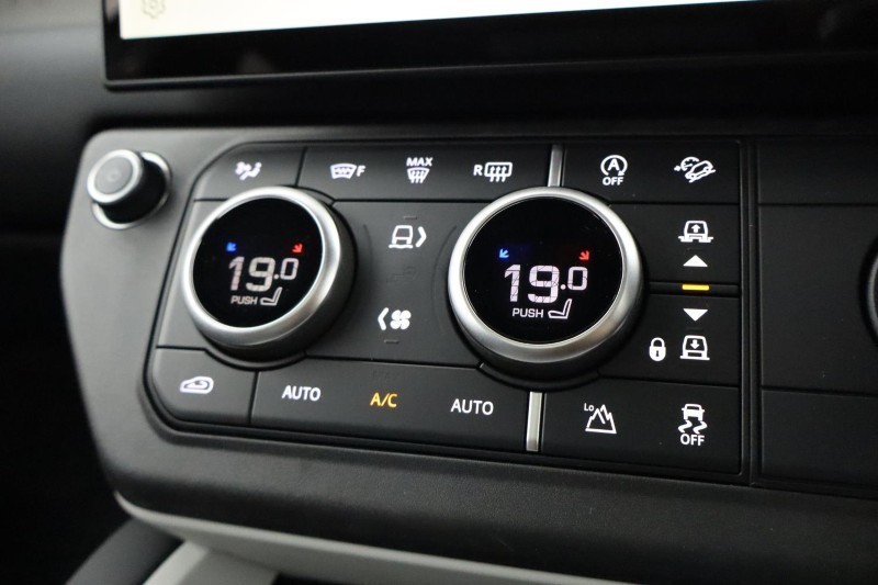  LAND ROVER DEFENDER 3.0 D250 X-Dynamic SE 110 5dr Auto 5319416