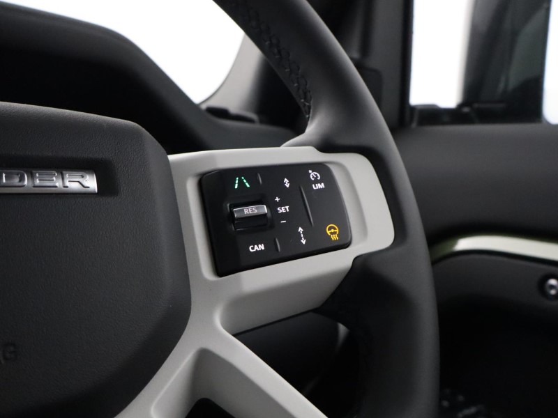  LAND ROVER DEFENDER 3.0 D250 X-Dynamic SE 110 5dr Auto 5433471