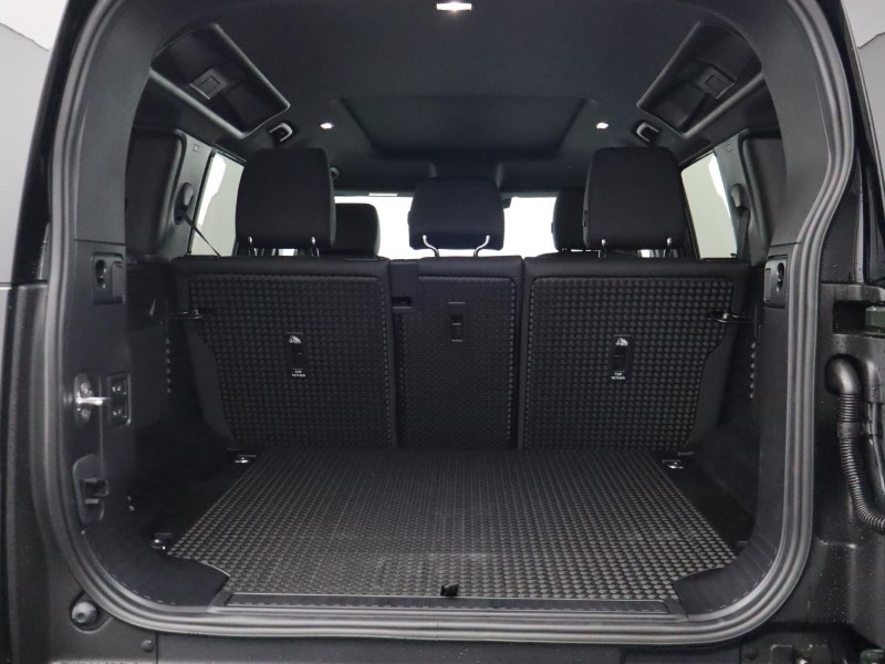  LAND ROVER DEFENDER 3.0 D250 X-Dynamic SE 110 5dr Auto 5433436
