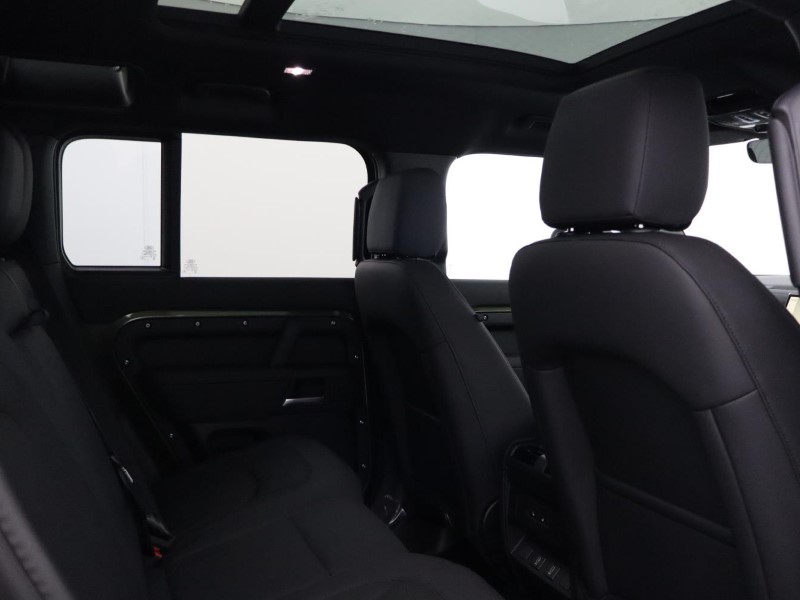 LAND ROVER DEFENDER 3.0 D250 X-Dynamic SE 110 5dr Auto 5433455