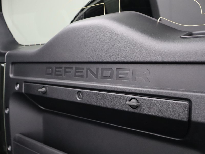 LAND ROVER DEFENDER 3.0 D250 X-Dynamic SE 110 5dr Auto 5433441