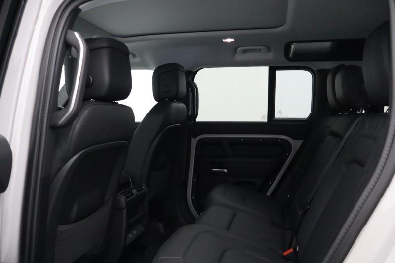  LAND ROVER DEFENDER 3.0 D350 X-Dynamic HSE 110 5dr Auto 5110070