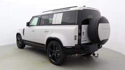LAND ROVER DEFENDER 3.0 D350 X-Dynamic HSE 110 5dr Auto 1