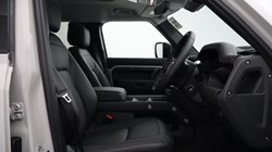 LAND ROVER DEFENDER 3.0 D350 X-Dynamic HSE 110 5dr Auto 5110083