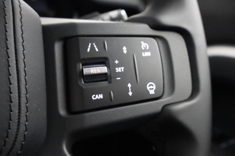  LAND ROVER DEFENDER 3.0 D350 X-Dynamic HSE 110 5dr Auto 5110102