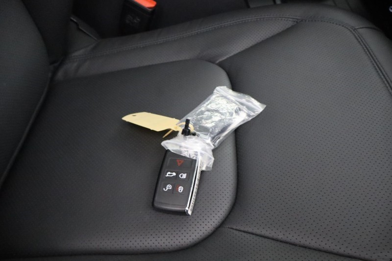  LAND ROVER DEFENDER 3.0 D350 X-Dynamic HSE 110 5dr Auto 5110085