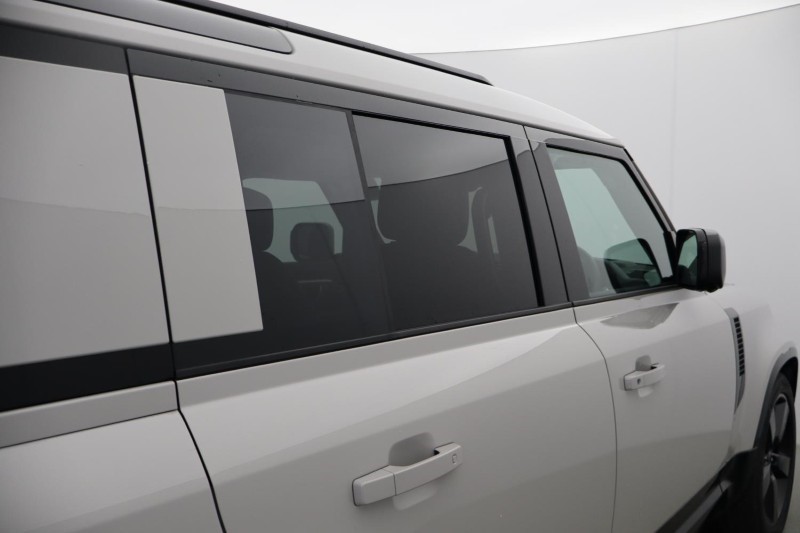  LAND ROVER DEFENDER 3.0 D350 X-Dynamic HSE 110 5dr Auto 5110062